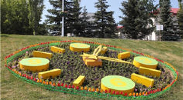 «Цветочные» часы в Уфе «Цветочные» часы в Уфе